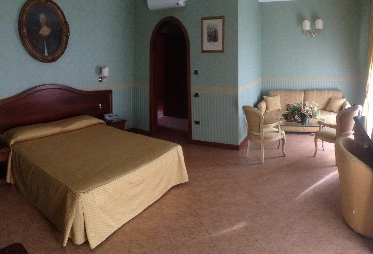 Al Boschetto Hotel Castel Volturno Exterior photo
