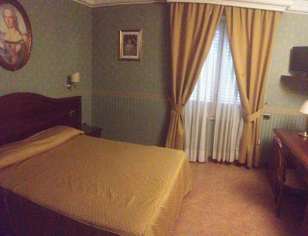 Al Boschetto Hotel Castel Volturno Exterior photo
